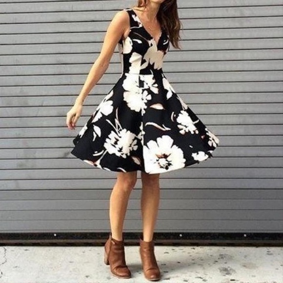 Maeve // Anthropologie Amory Black Floral Dress, size small / US 2 - Picture 1 of 6